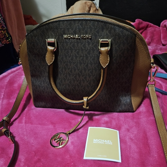 Michael Kors Handbags - Michael Kors Maxine signature dome satchel bag